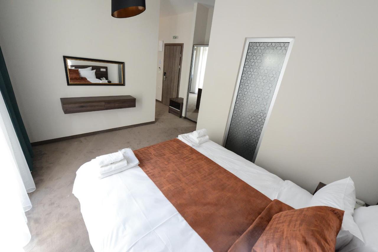 Hotel Cara 28 Skopje Luaran gambar