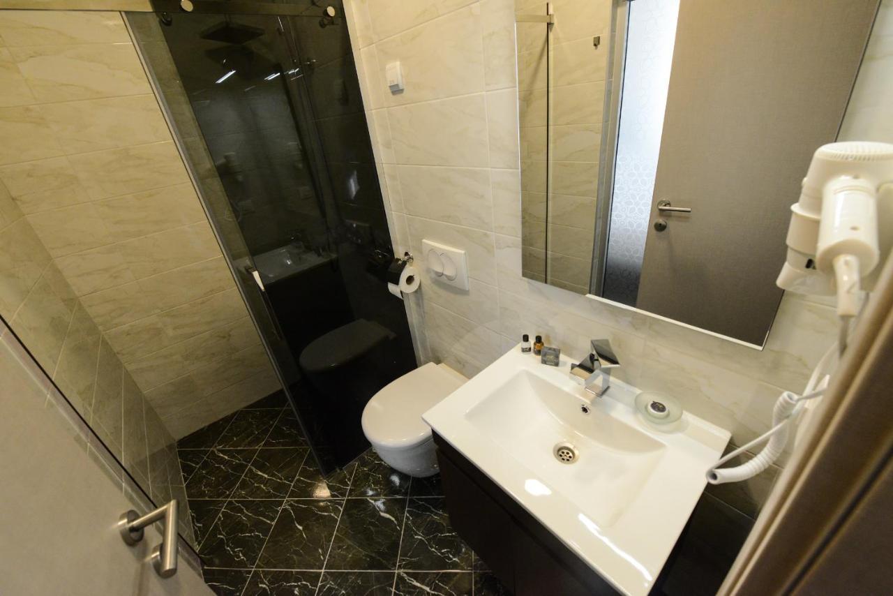 Hotel Cara 28 Skopje Luaran gambar