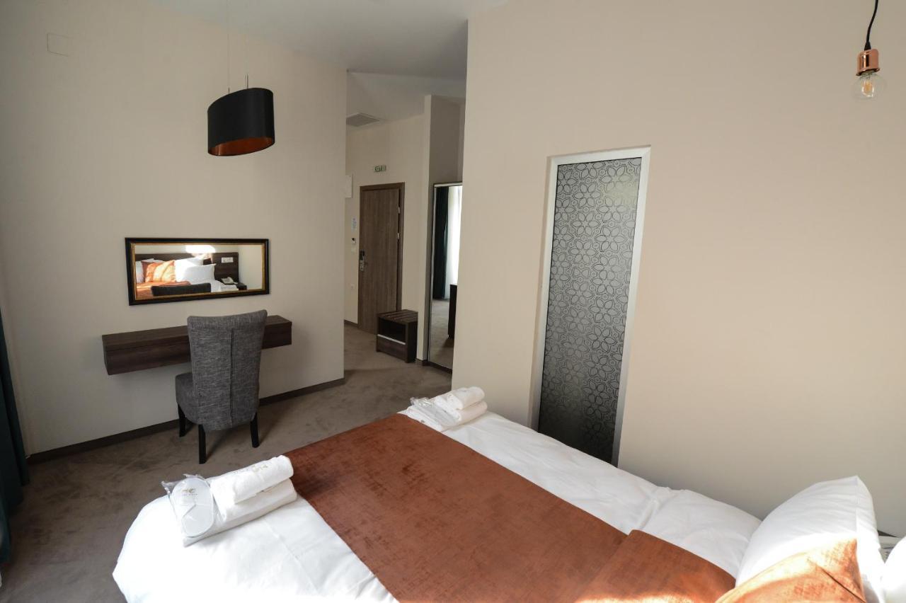 Hotel Cara 28 Skopje Luaran gambar