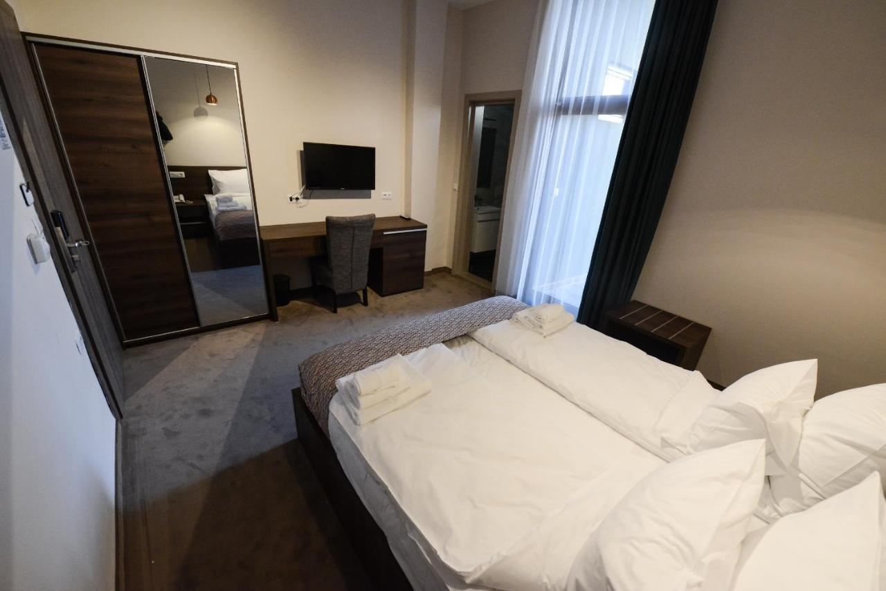 Hotel Cara 28 Skopje Luaran gambar