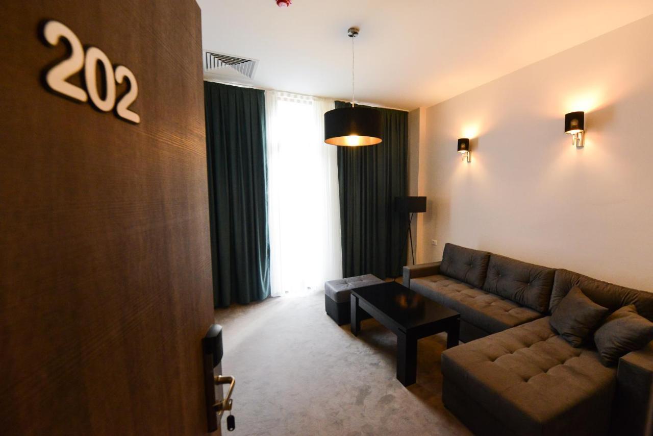 Hotel Cara 28 Skopje Luaran gambar