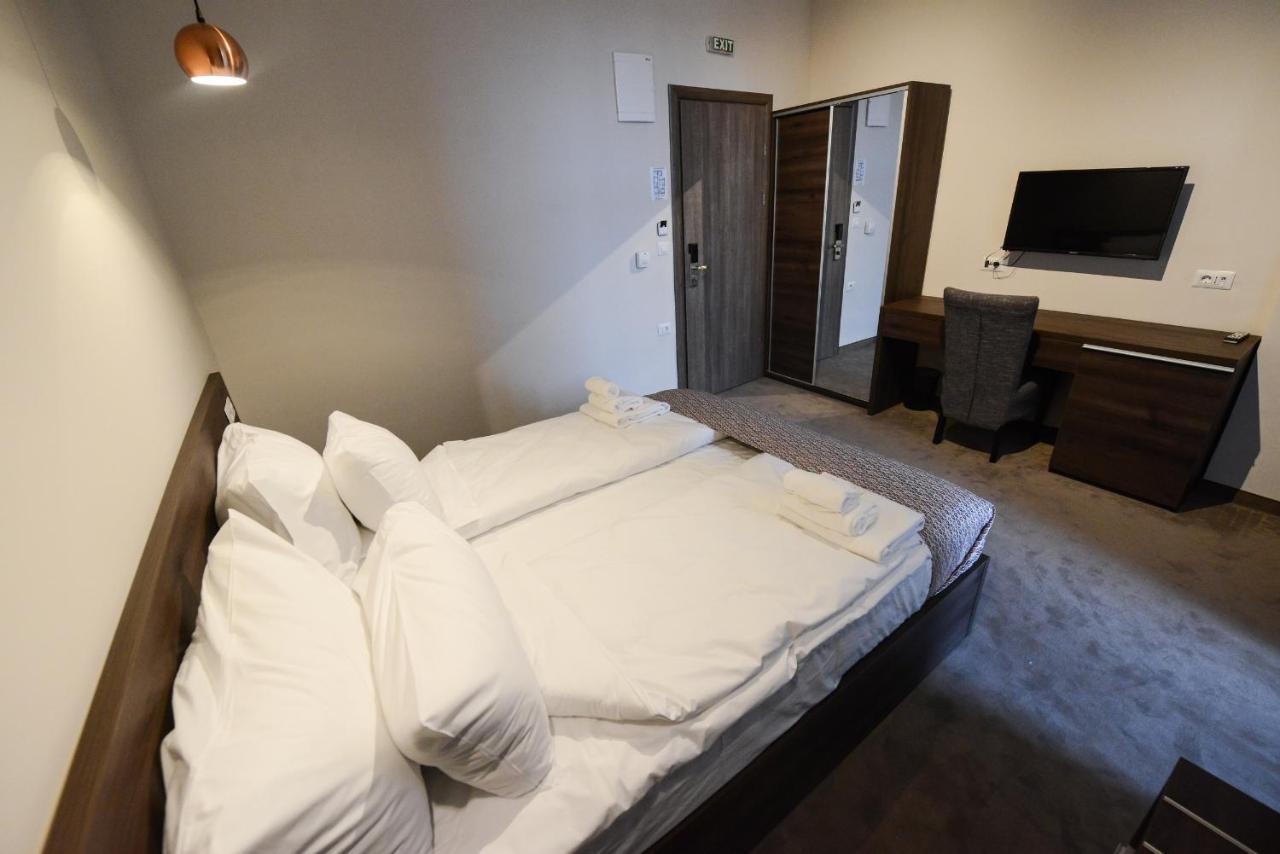 Hotel Cara 28 Skopje Luaran gambar