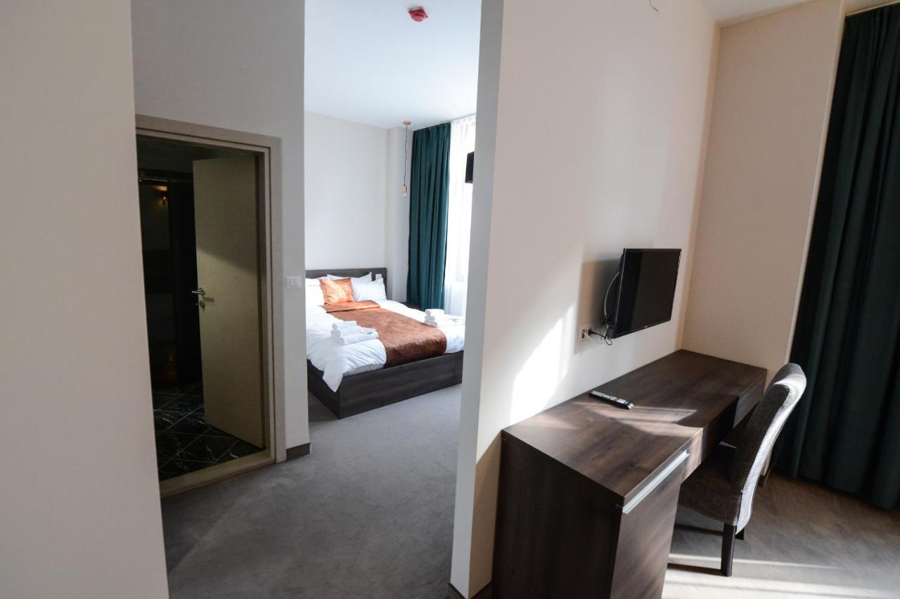 Hotel Cara 28 Skopje Luaran gambar