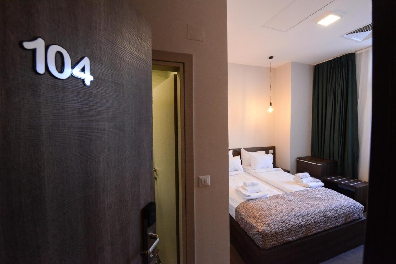 Hotel Cara 28 Skopje Luaran gambar