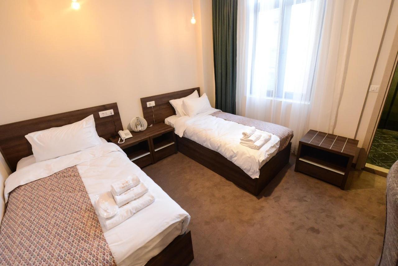 Hotel Cara 28 Skopje Luaran gambar