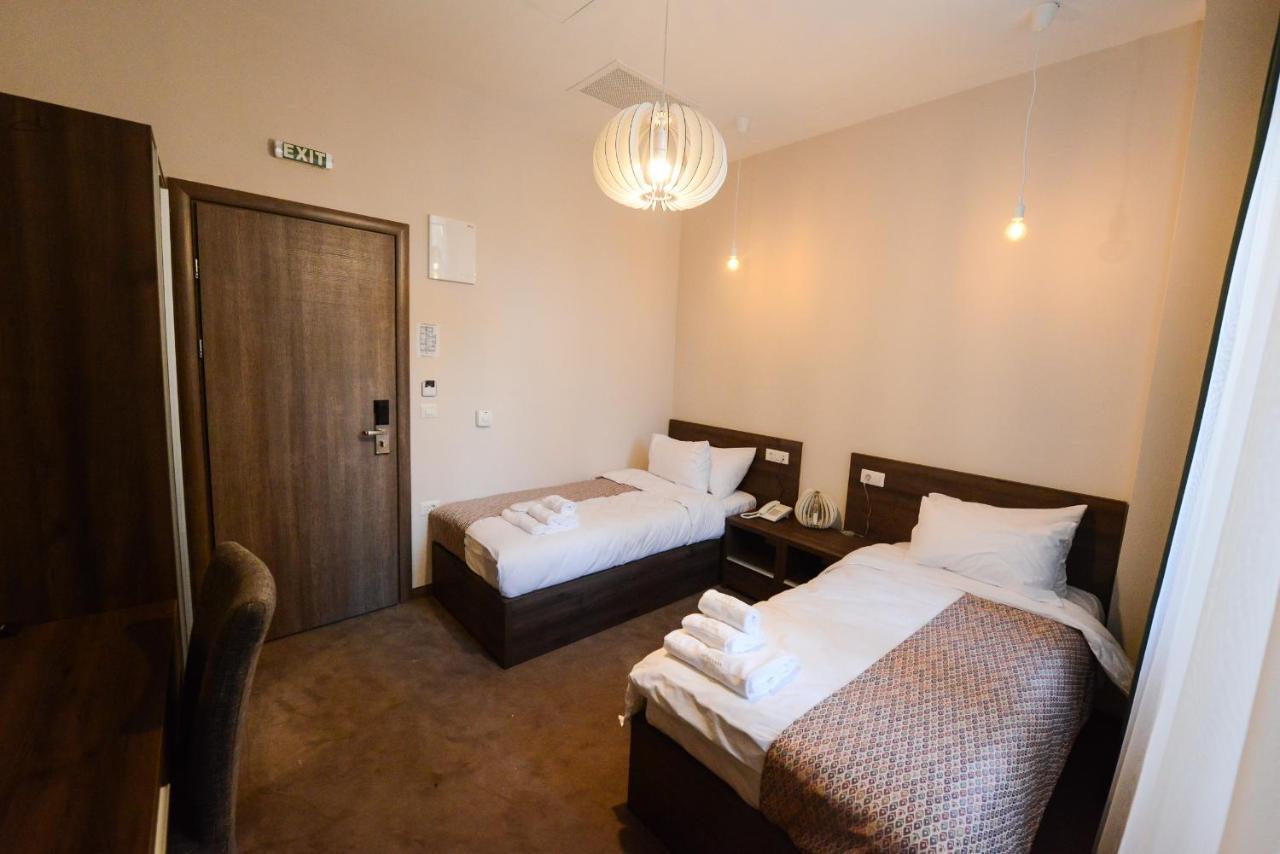 Hotel Cara 28 Skopje Luaran gambar