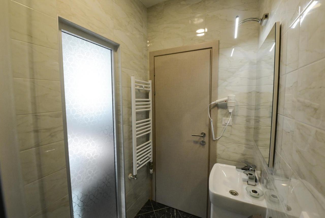 Hotel Cara 28 Skopje Luaran gambar