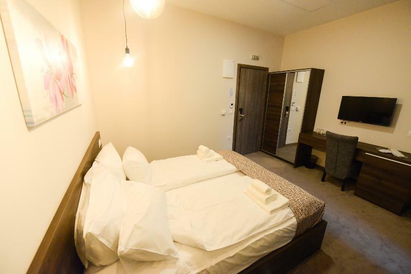 Hotel Cara 28 Skopje Luaran gambar